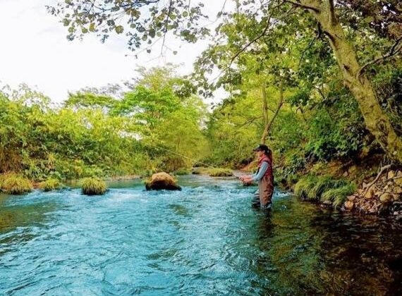 Mountain stream trout fishing experience- come empty handed to Kuromatsunai!