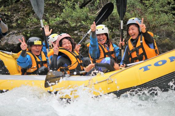 Enjoy delicious Ezo venison! Tokachi River rafting + charcoal grilled yakiniku!