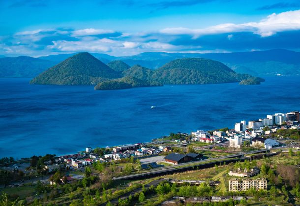 Mt. Usu Hiking Tour, pickup from Noboribetsu included!